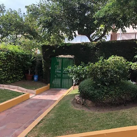 Beautiful Renovated Apartment *